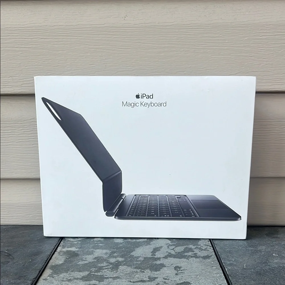 Apple iPad Magic Keyboard in Black